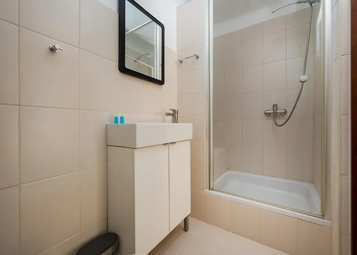 Apartment Zurawia Spacious By Bookinghost *