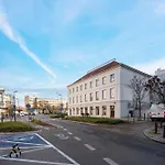 Zurawia Spacious By Bookinghost شقة *