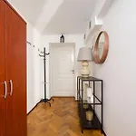 Zurawia Spacious By Bookinghost *